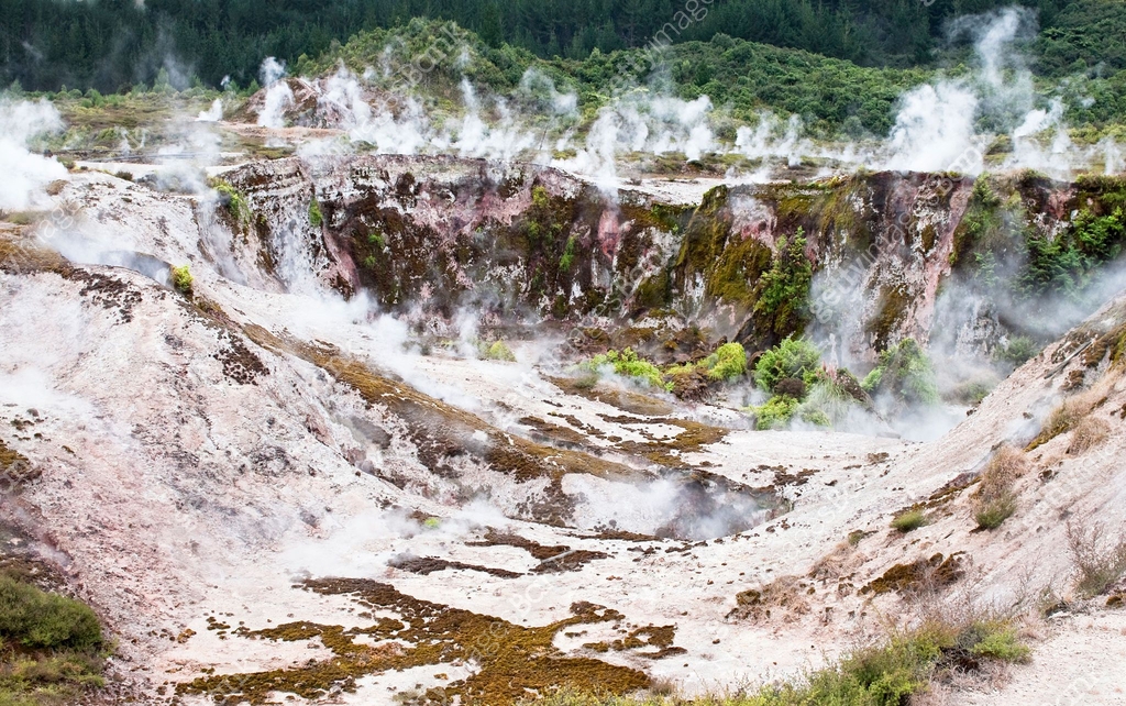 Geothermal Rising Geothermal Steam Rising 이미지 (182741338) - 게티이미지뱅크