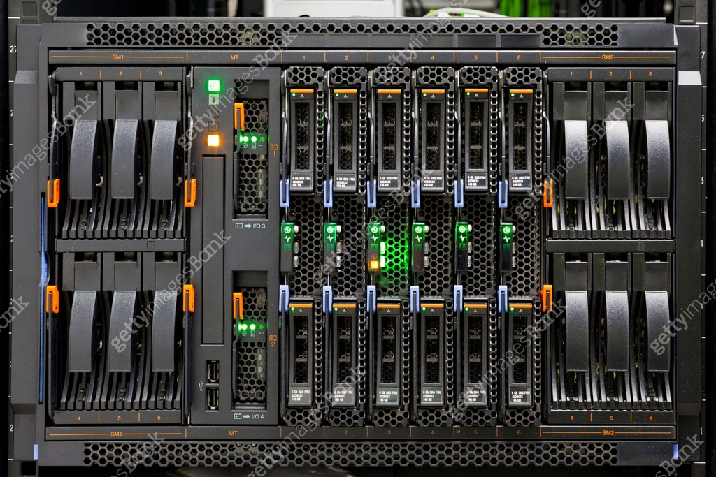 Network Server Rack Panel with hard disks 이미지 (149358846) - 게티이미지뱅크