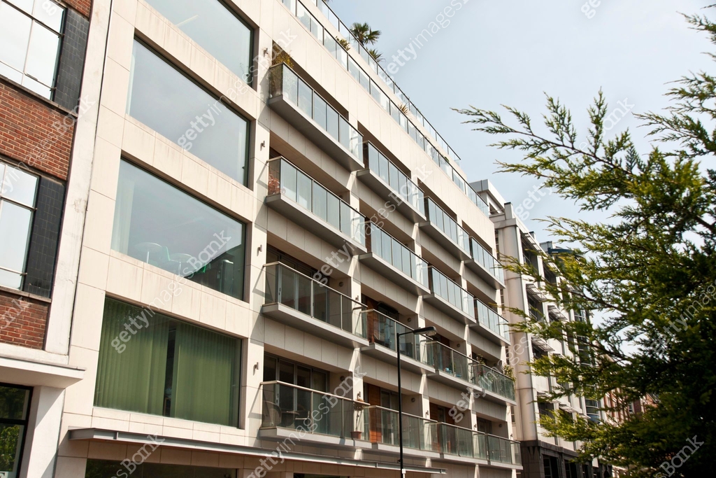 london architecture: modern office buildings 이미지 (175395225) - 게티이미지뱅크