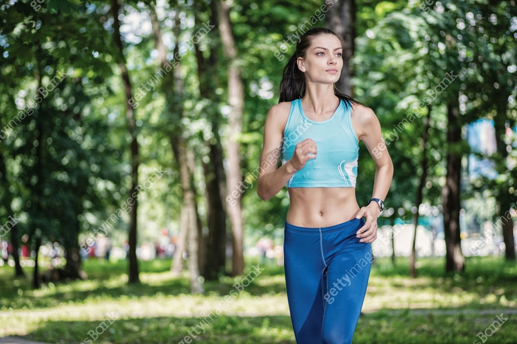 Running forward. Beautiful fitness woman runner runs 이미지 (524052641 ...