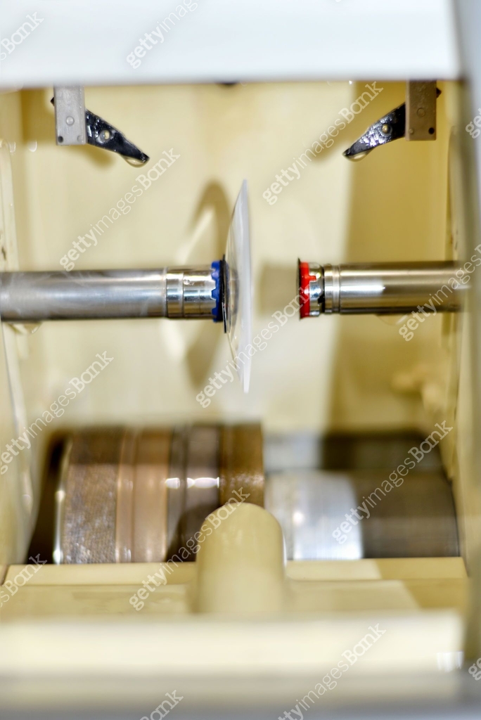 Spectacle Making Manufacturing of a lens for spectacles 이미지 (482538324) - 게티이미지뱅크