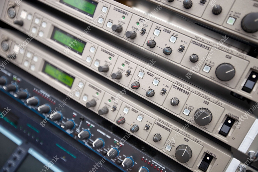 Recording System Audio Close-up of audio recording equipment in control room 이미지 (501818081 ...