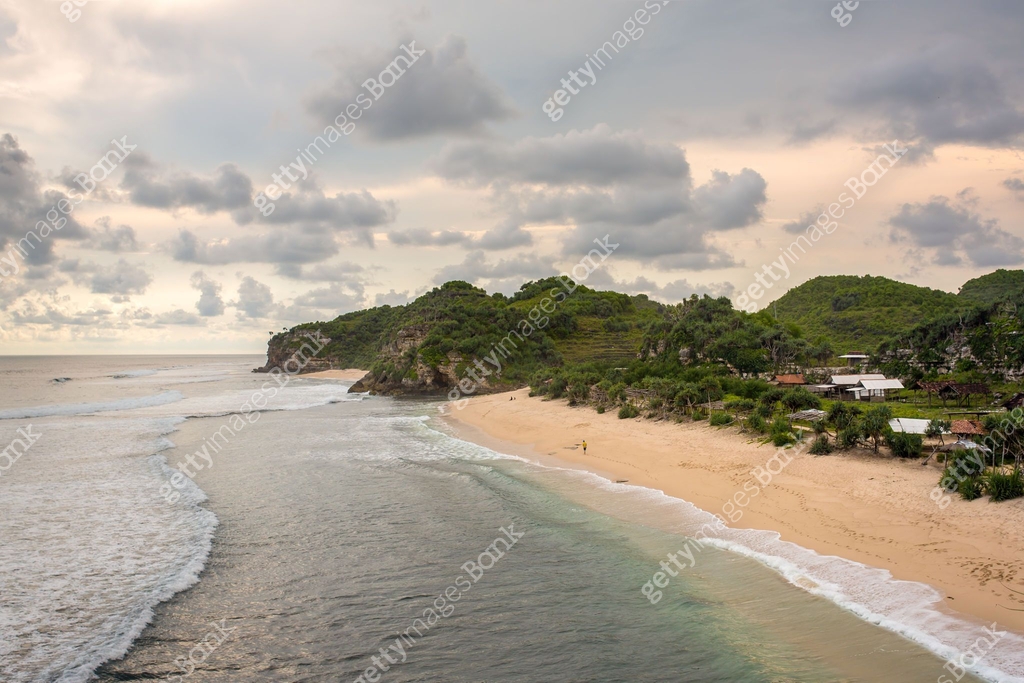 Beautiful sunrise sky over the beach in Java, Indonesia 이미지 (486654426 ...