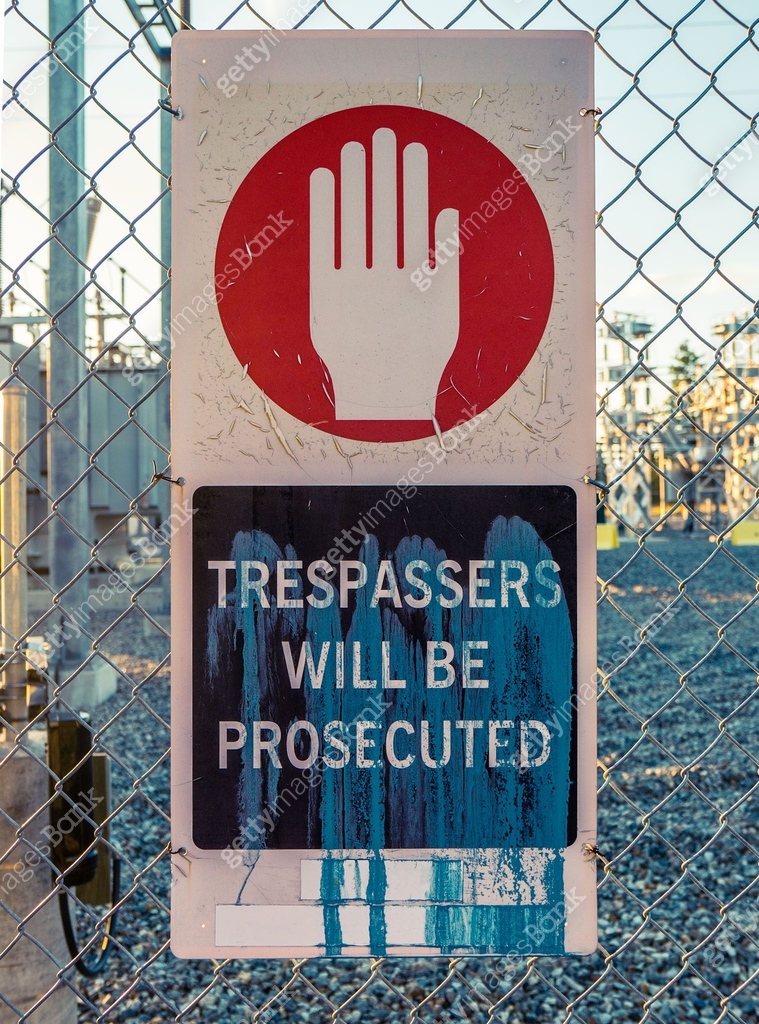 Trespassers Will Be Prosecuted Sign 이미지 (519683500) - 게티이미지뱅크