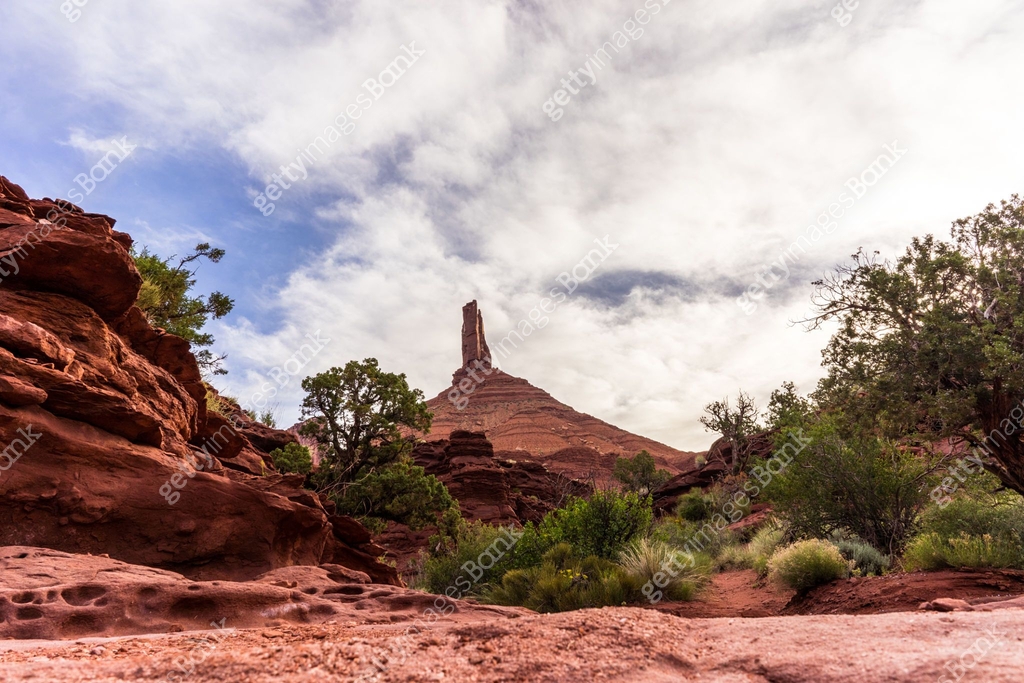 Castleton Tower. Desert Spire in Castle Valley Near Moab, Utah 이미지 ...