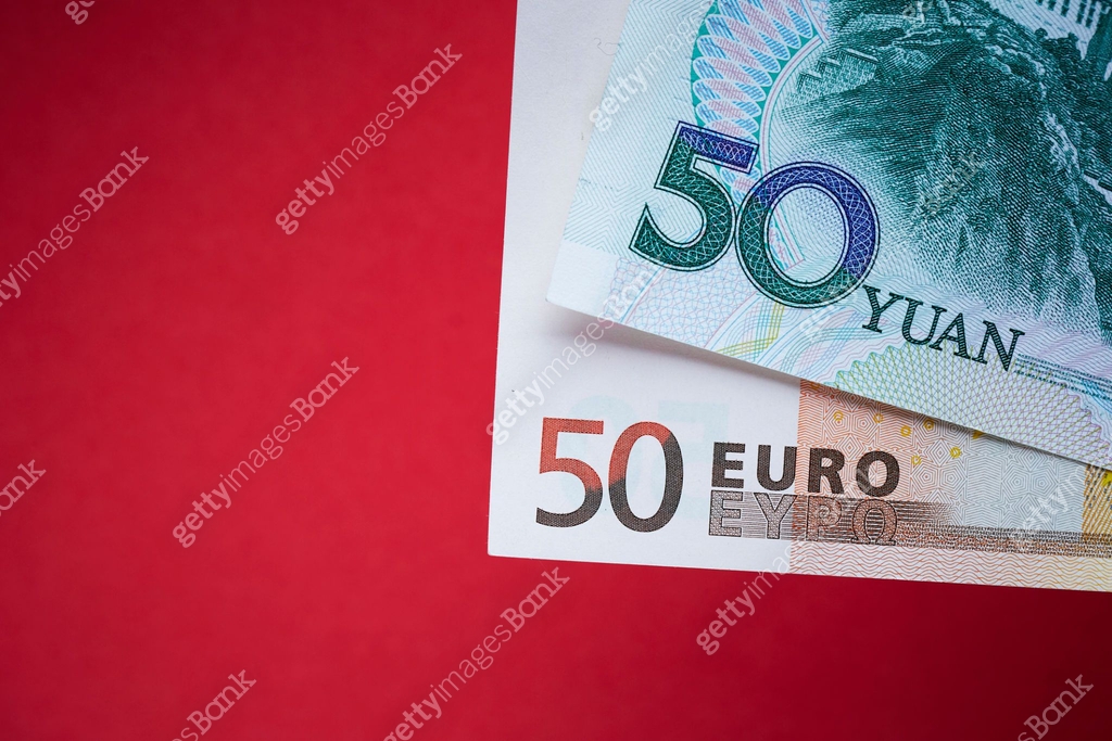 Chinese RMB bill and Euro bill 이미지 (537420432) - 게티이미지뱅크