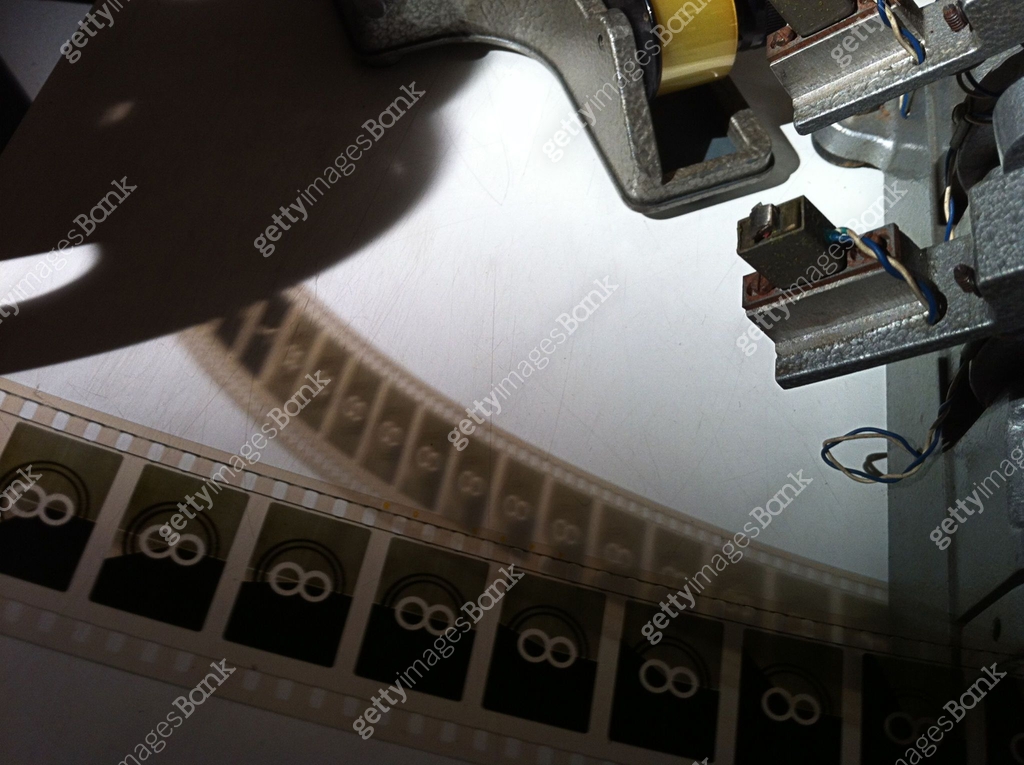 vintage film editing machine 2 이미지 (909979338) - 게티이미지뱅크
