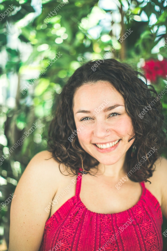 Ecstatic Camera A young ecstatic woman looking at the camera. Smiling. Passion 이미지 ...