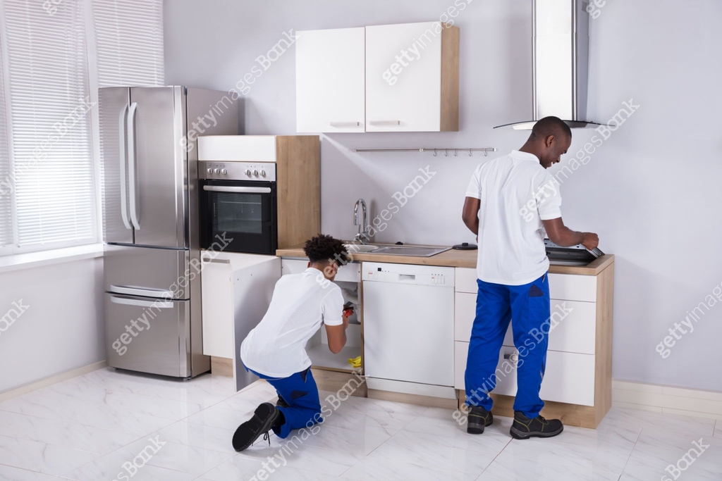 Man Using Kitchen Machine Two Young Service Men Fixing The Equipment In The Kitchen 이미지 ...