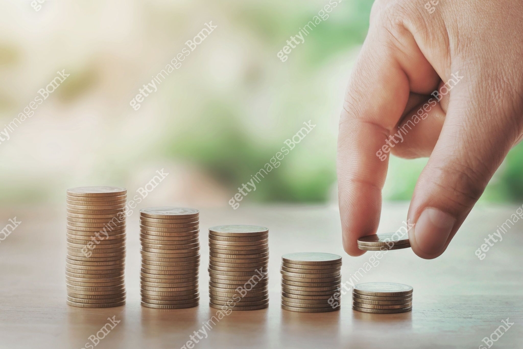 Stack Putting hand putting stack coins growing step. concept saving money 이미지 ...