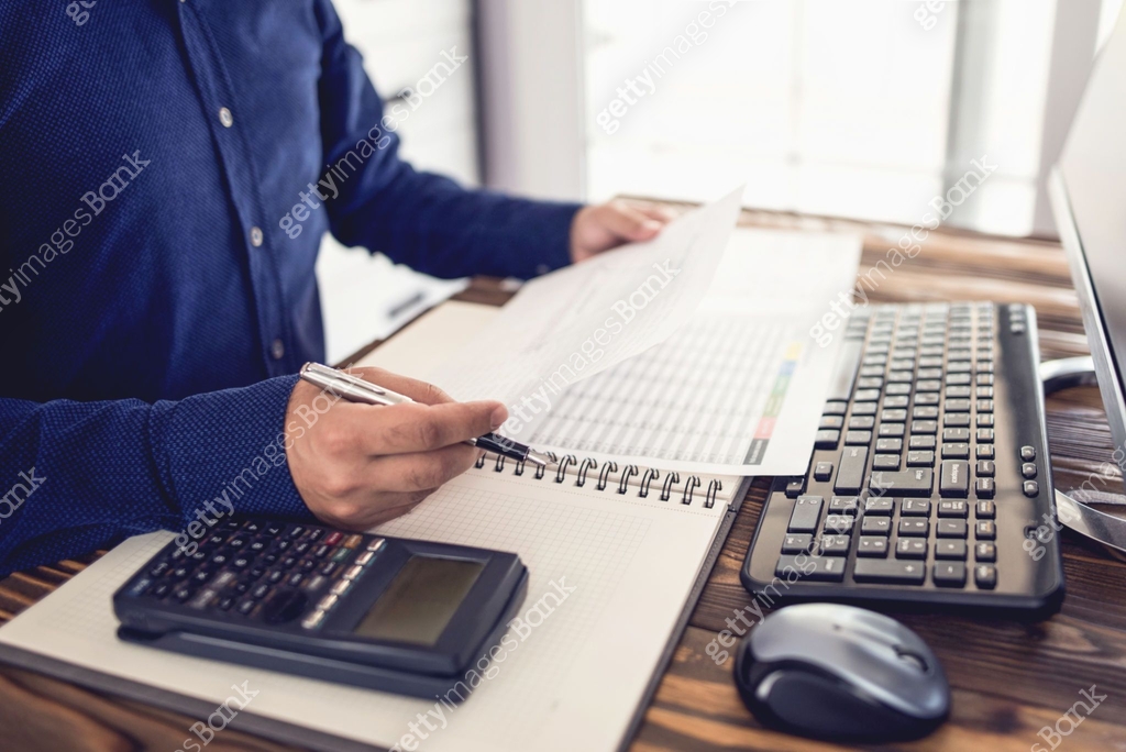 Engineer Working on Computer and Making Calculations in Office Room 이미지 ...