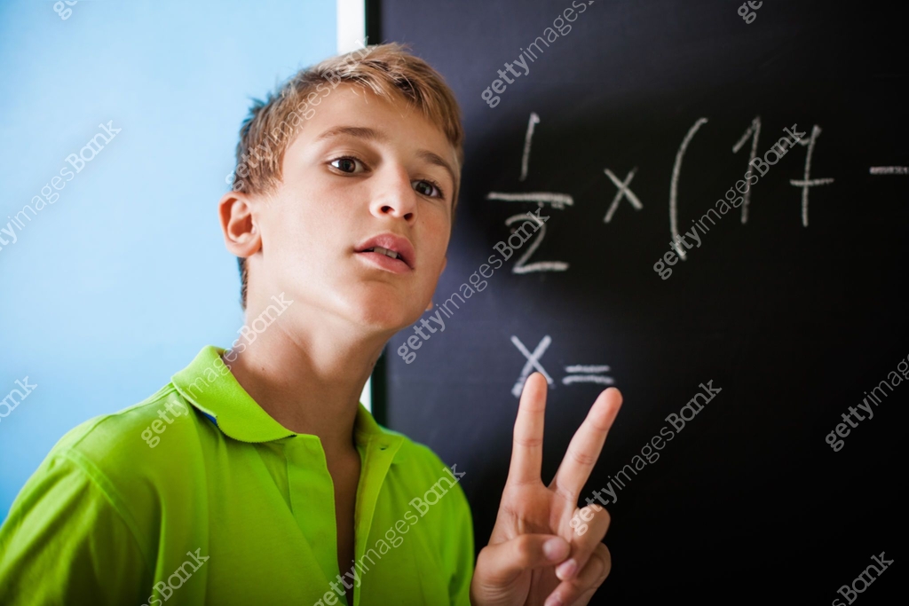 Teenerger Math Math Lesson - Teenager Solving Mathematical Equation 이미지 (1016706756 ...