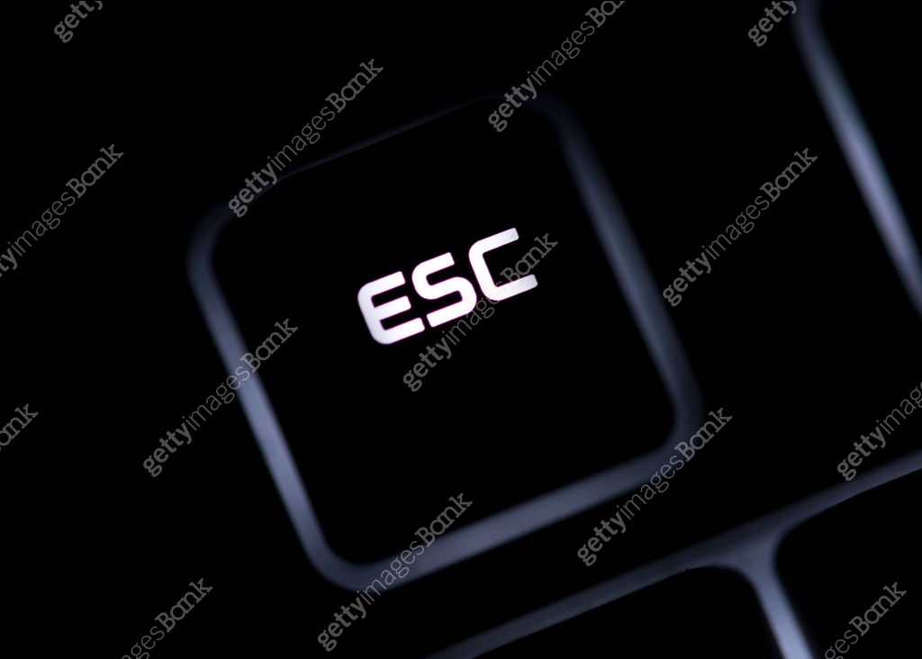 Closeup of a black computer keyboard and ESC button 이미지 (1035600824 ...