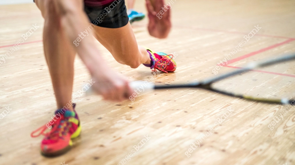 Squashed Foot Close-up photo of female squash player's feet and racket 이미지 ...