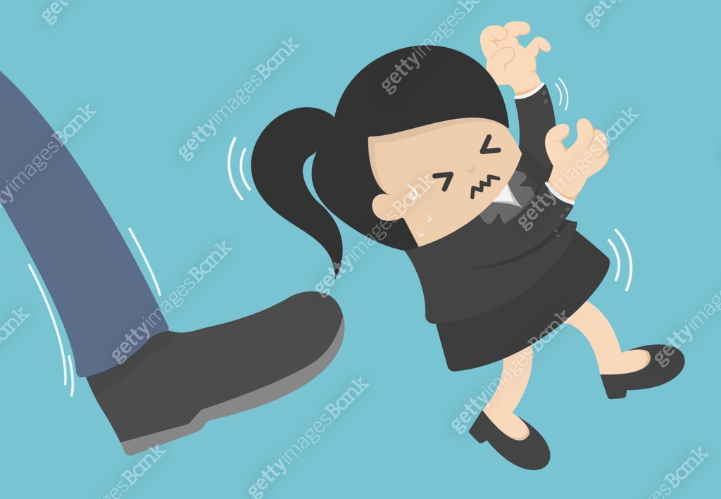 businesswoman was kicked off with a kick with the chief's boots. 이미지 ...