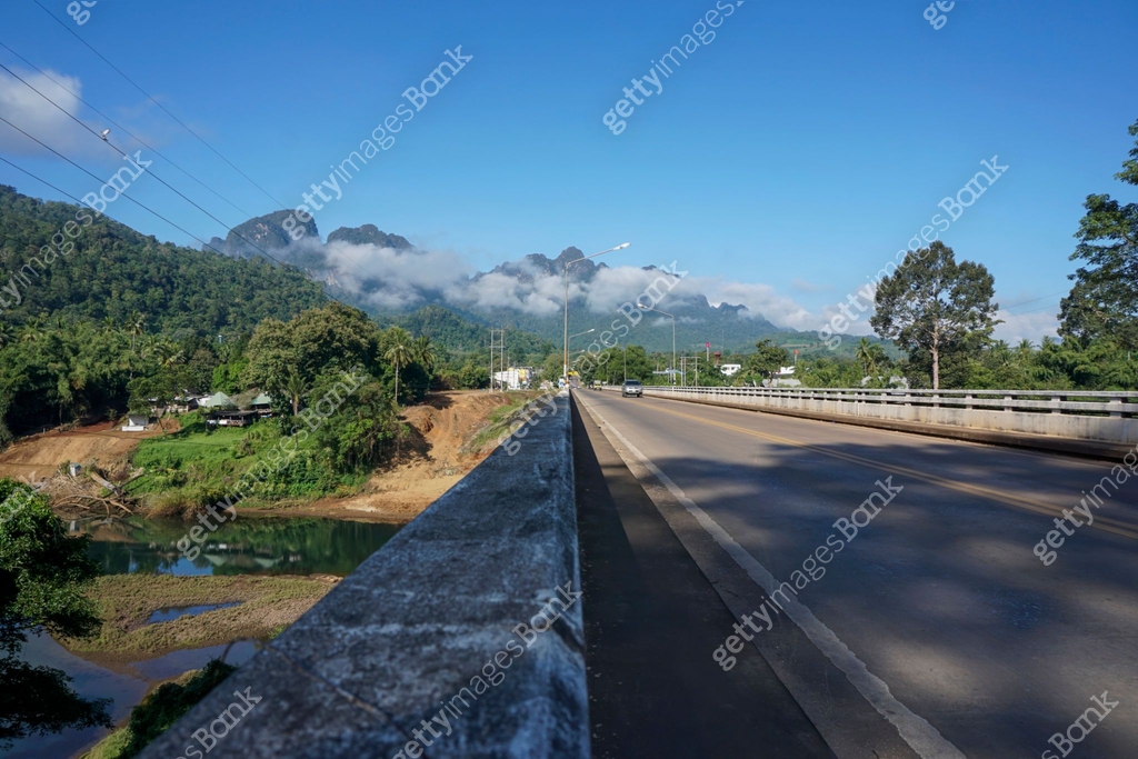 The destination of the road is a foggy mountain road to Pilok Village ...