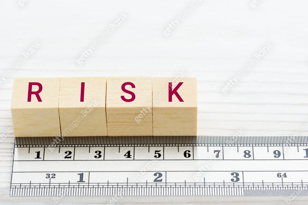 Risk assessment / risk scale analysis and management concept : Words ...