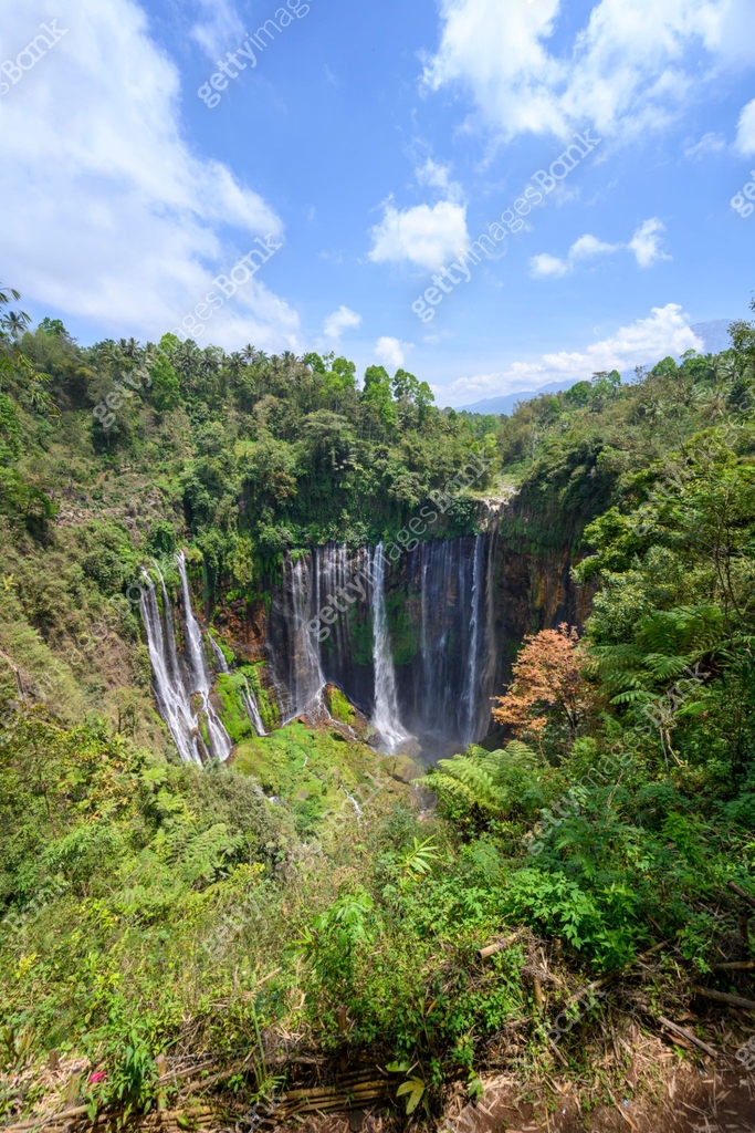 Java Scenic View Scenic aerial view of Tumpak Sewu waterfall on Java 이미지 (1181562723 ...