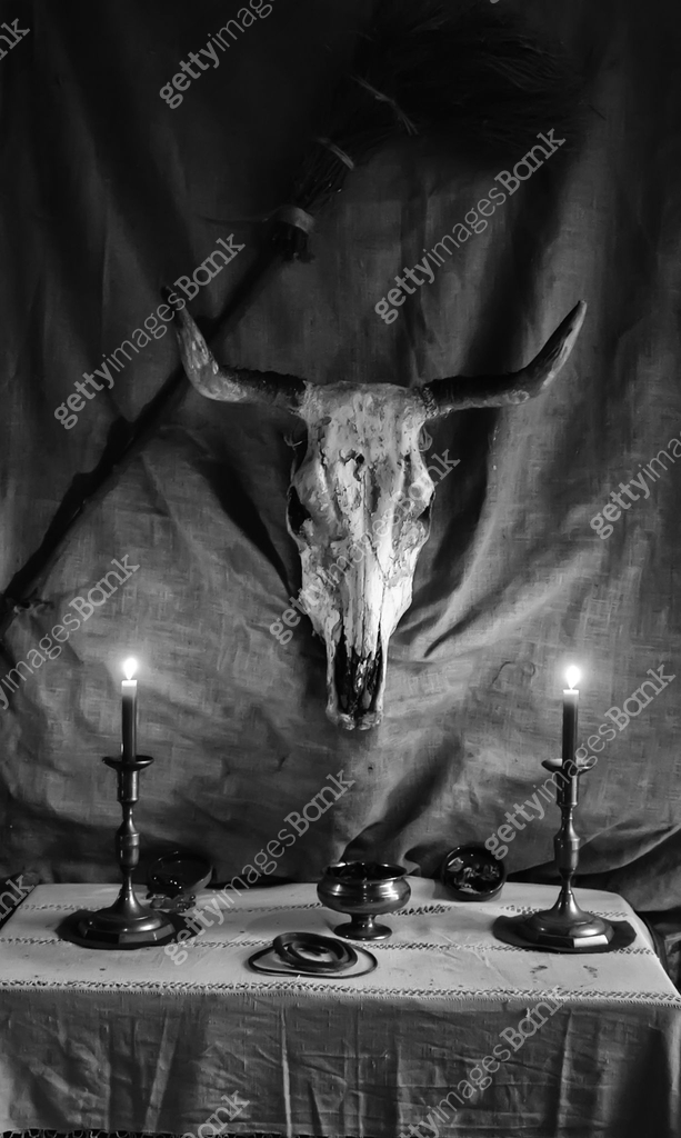 Altar for satanic rituals 이미지 (1211462495) - 게티이미지뱅크