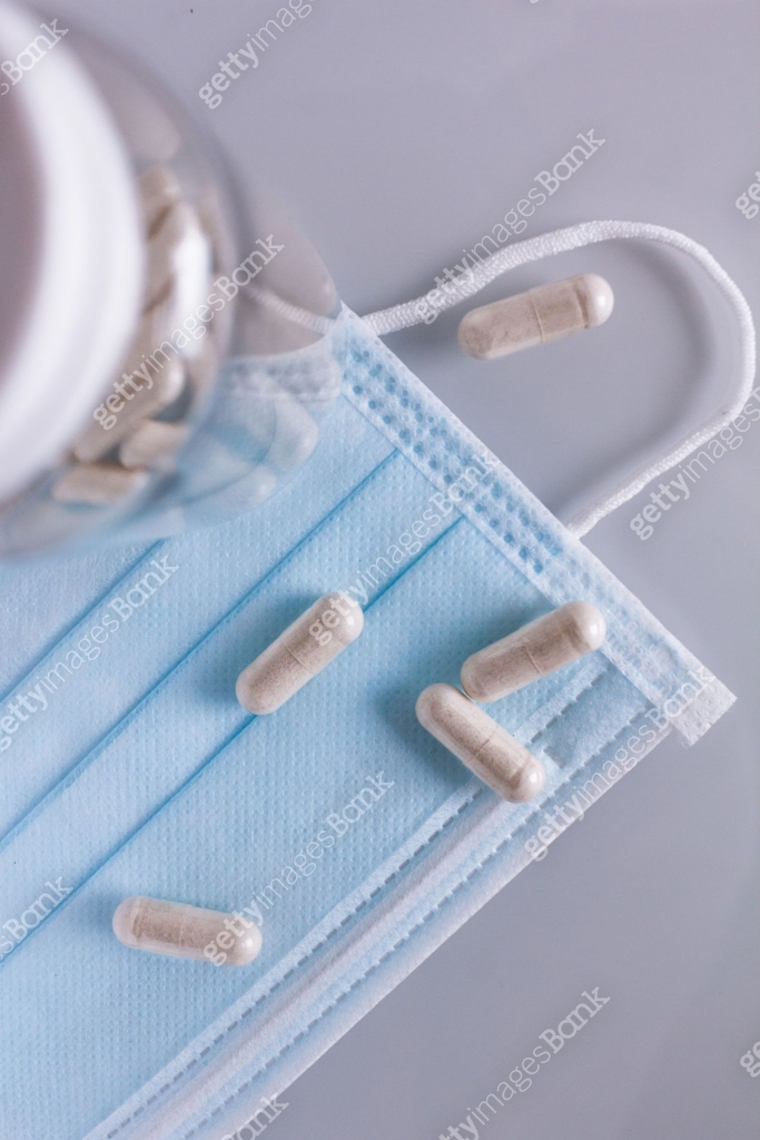 Mask Tablet Surgical mask with tablets and container 이미지 (1213383804) - 게티이미지뱅크