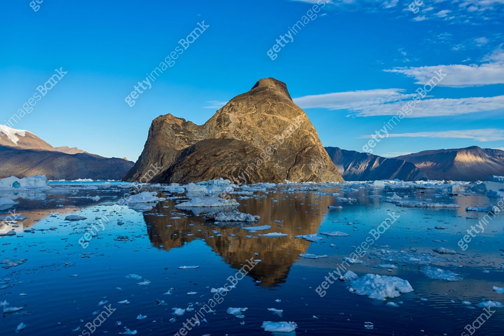 Greenland Coastal Rocks Landscape with rocks in Greenland at summer time. 이미지 (1216236621) - 게티 ...