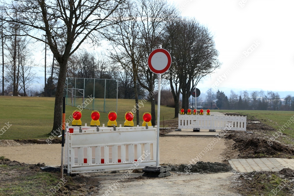 Signposted Signposted work on the street of repair work 이미지 (1219451074) - 게티이미지뱅크