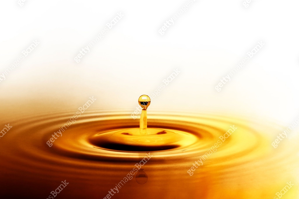 Liquid gold or olive oil drop and ripple wave,abstract background 이미지 ...