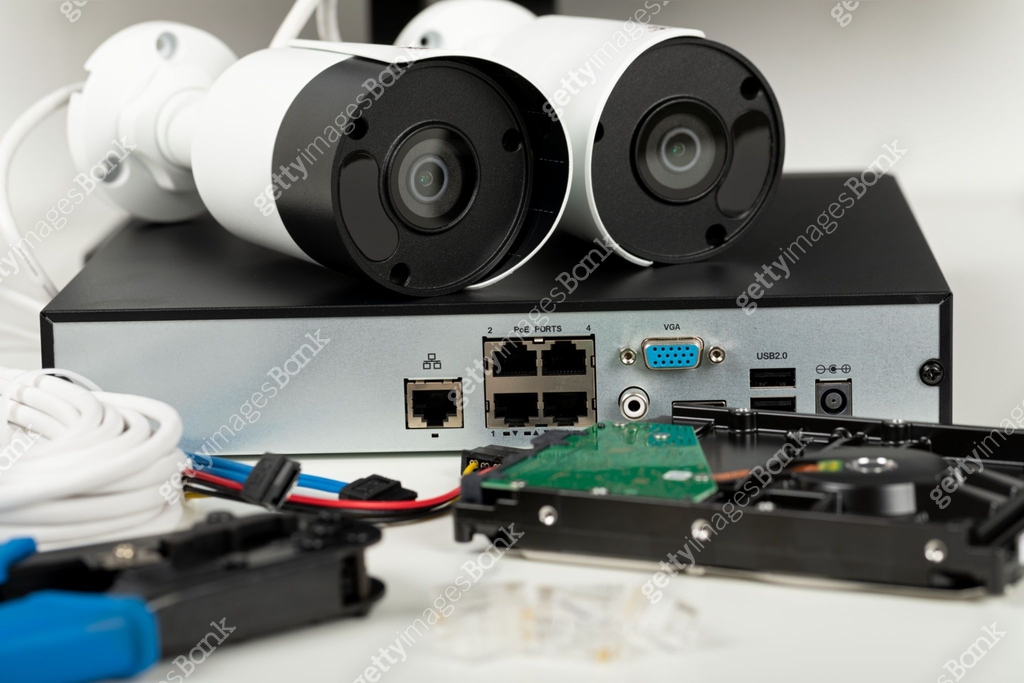 Security camera setup 이미지 (1291216477) - 게티이미지뱅크