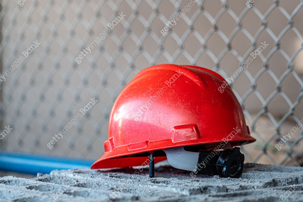 A red safety working helmet for supervisor PIC (person in charge). 이미지 ...