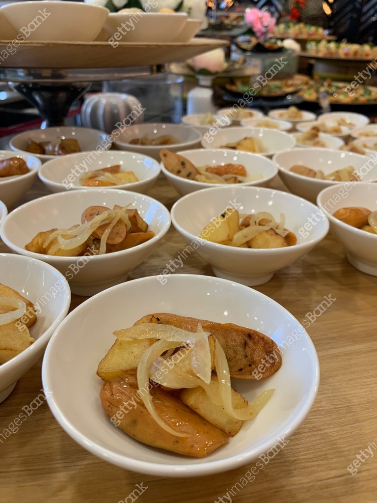 luxury buffet party dining catering with decoration in asian fusion ...