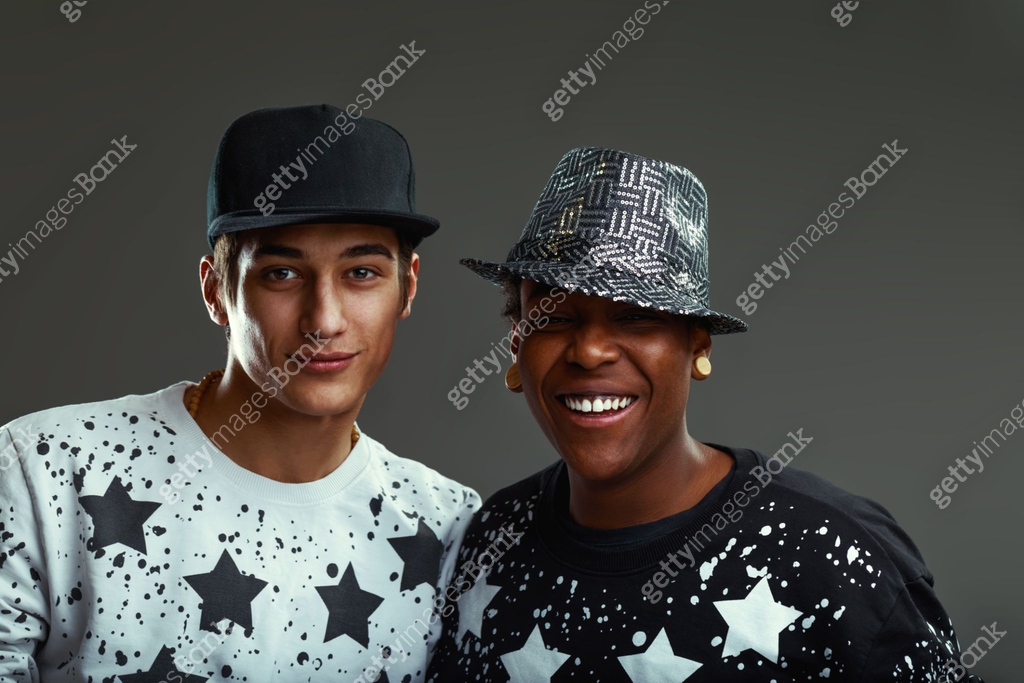 Two young rappers smiling and looking at the camera 이미지 (2191710074 ...