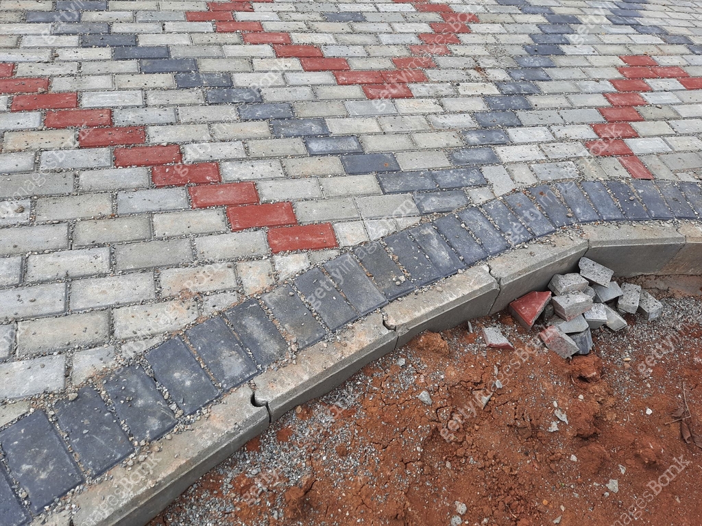 Geometric Brick Pathway in Construction Progress 이미지 (2195073423) - 게티이미지뱅크