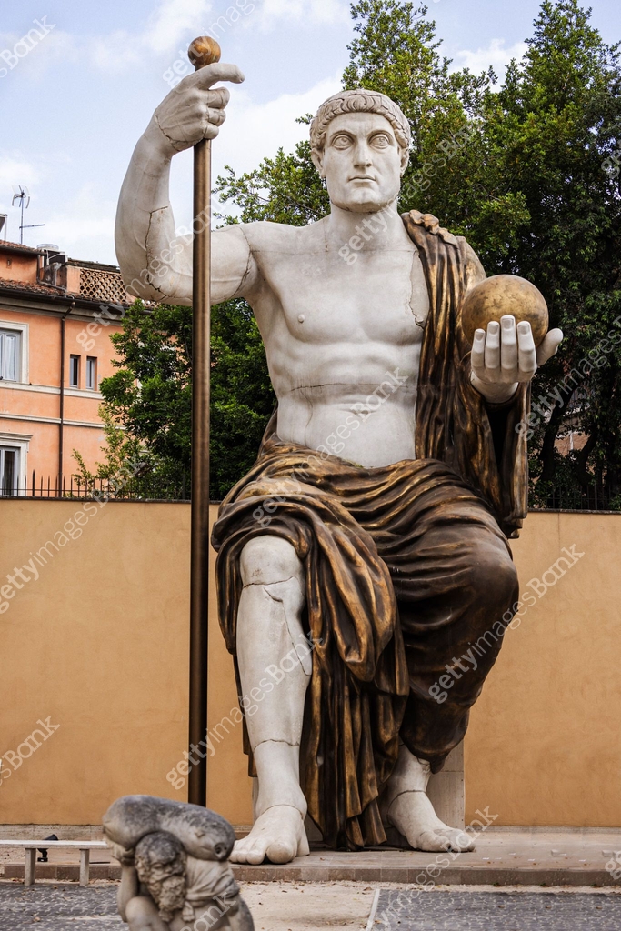 The colossal statue of Emperor Constantine the Great in Rome 이미지 ...