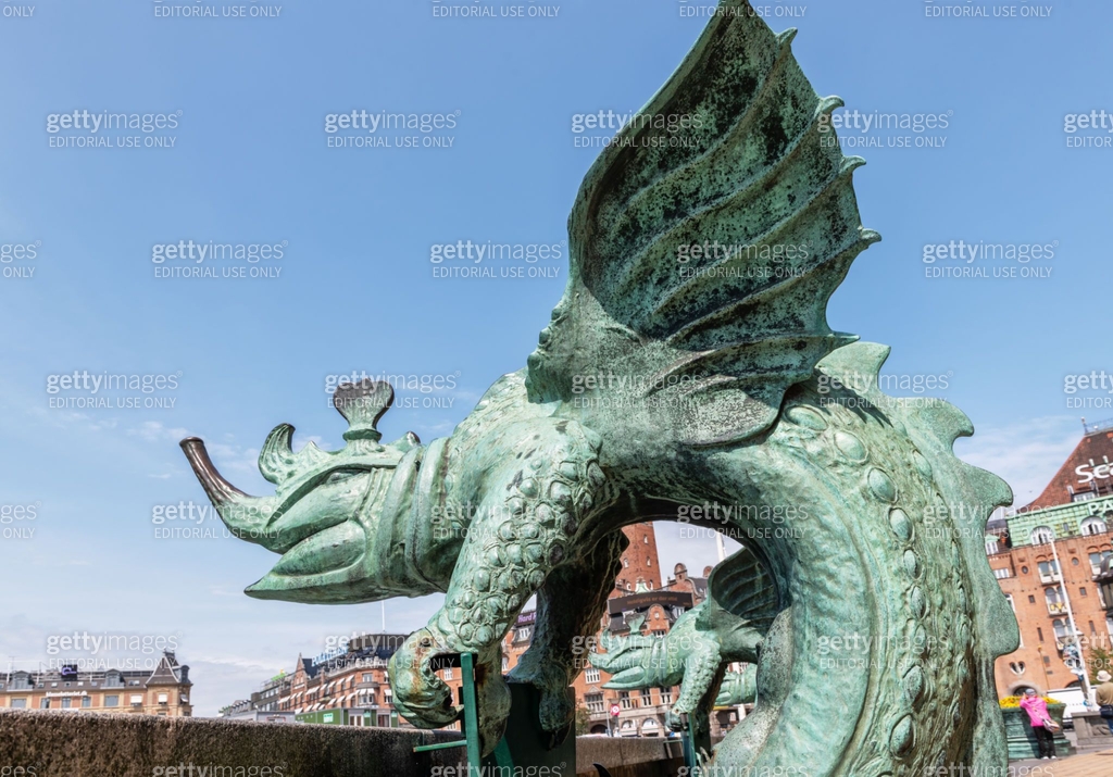 Dragon Statues, City Hall Square, Copenhagen, Denmark 이미지 (1157019525 ...
