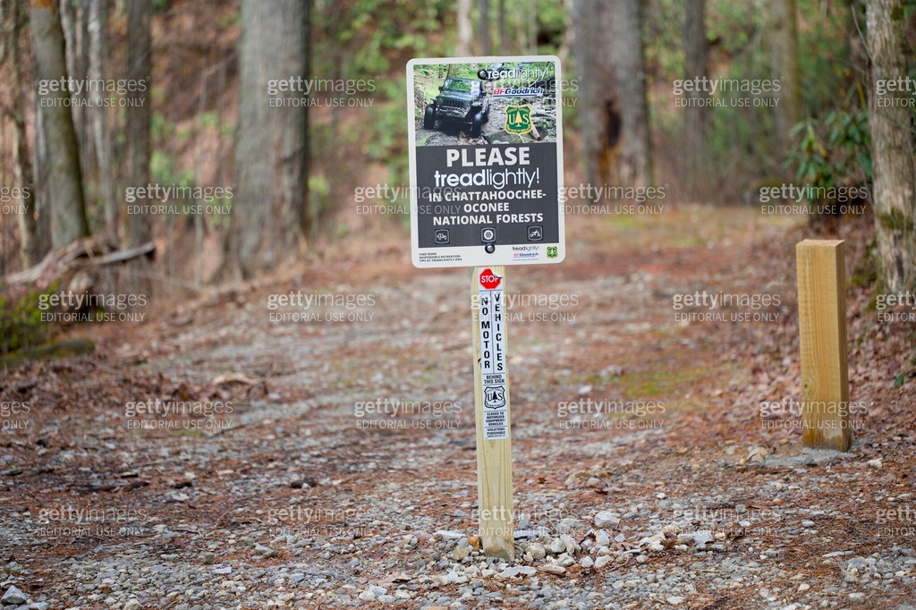 Please tread lightly in Chattahoochee-Oconee National Forests sign 이미지 ...