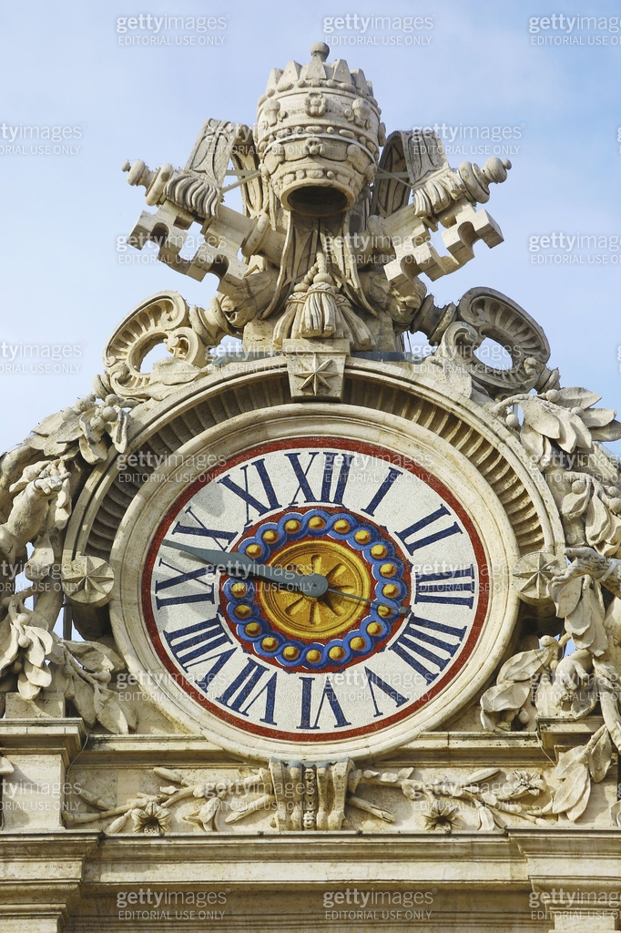 Clock of St.Peter Basilica, Rome 이미지 (470552859) - 게티이미지뱅크