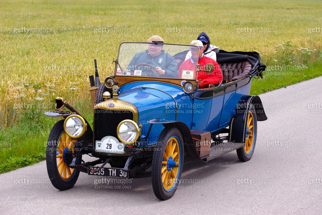 Classic car rally with Delage B1 Tourer 이미지 (503346887) - 게티이미지뱅크