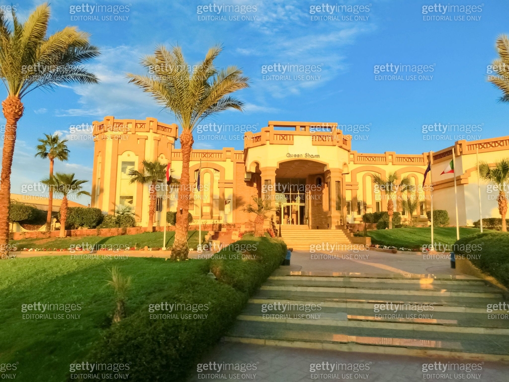 Sharm Bank The view of hotel Queen Sharm Resort at day with blue sky 이미지 ...