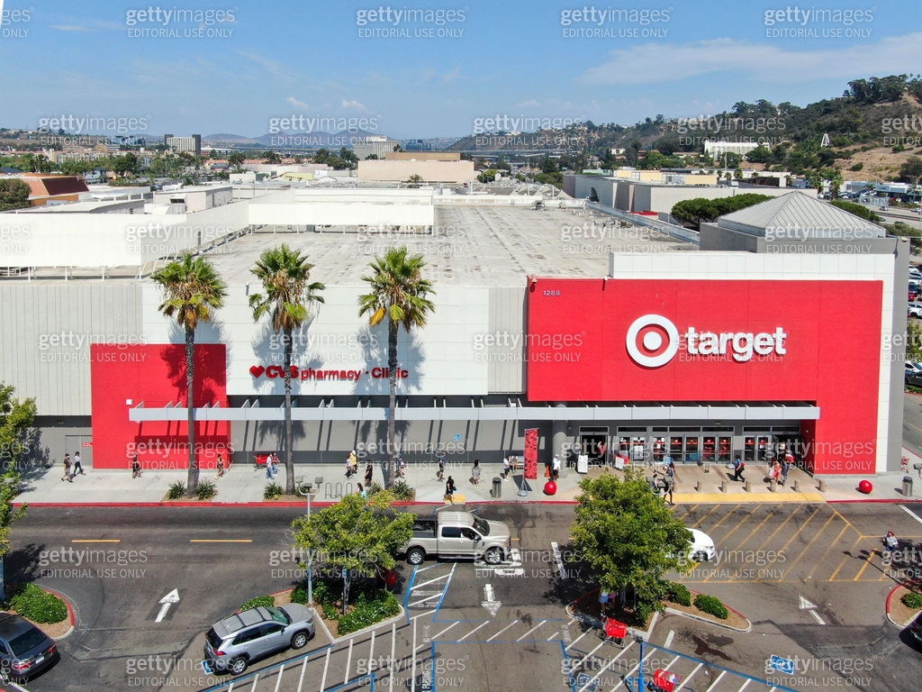 Target Store Foothill Ranch Ca Target Retail Store in California 이미지 (1266711279) - 게티이미지뱅크