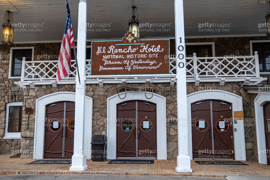 The famous historic El Rancho Motel Hotel, off of Route 66 이미지 ...