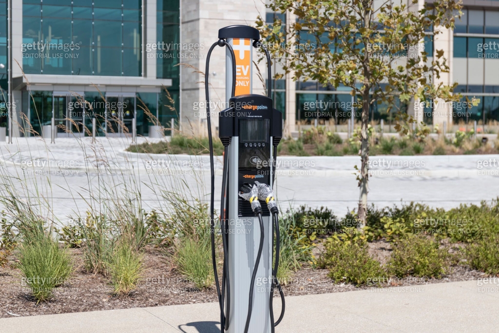 ChargePoint EV Charging Station. ChargePoint plug-in vehicle stations ...