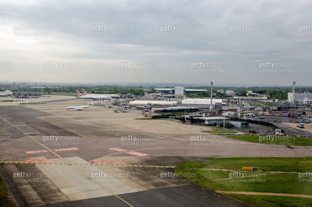 Aerial View of Heathrow Airport with Royal Suite 이미지 (1394097459) - 게티이미지뱅크