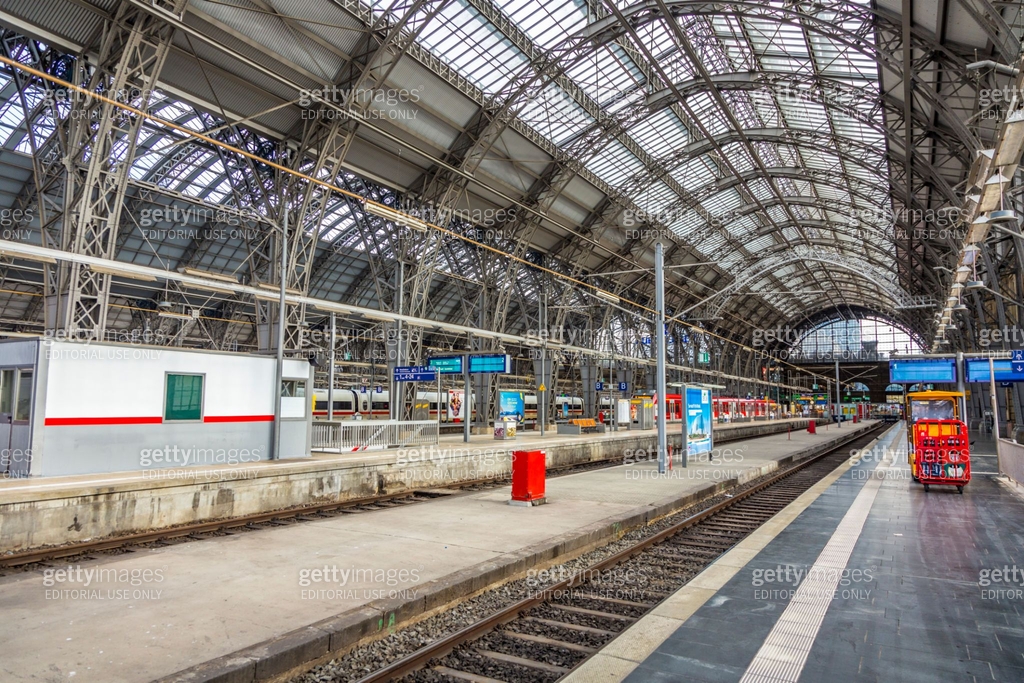 Inside The Frankfurt Central Station 1436414660 inside-the-frankfurt-central-station-1436414660