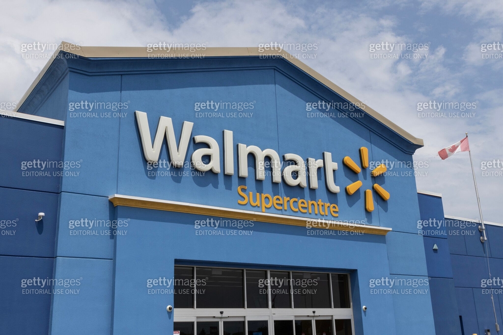 Walmart Discounter Store Walmart Canada discount Supercentre. Walmart offers goods in local ...