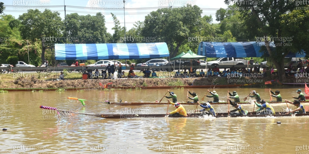 annual compettion wooden row boat racing on Rungsit-Nakornnayok canal ...