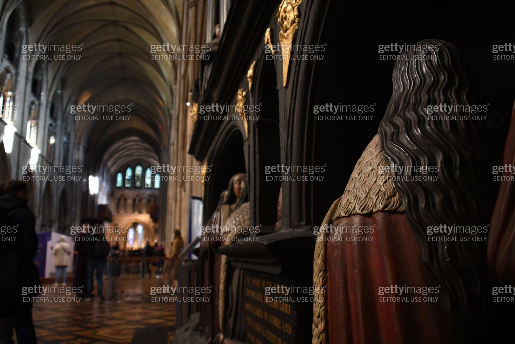 Statues inside Saint Patrick's church in Dublin, Ireland 이미지 ...