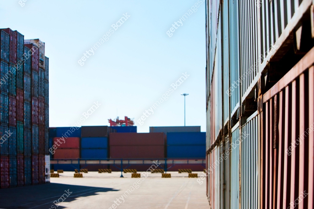 Cargo containers in shipping dock 이미지 (a10707265) - 게티이미지뱅크