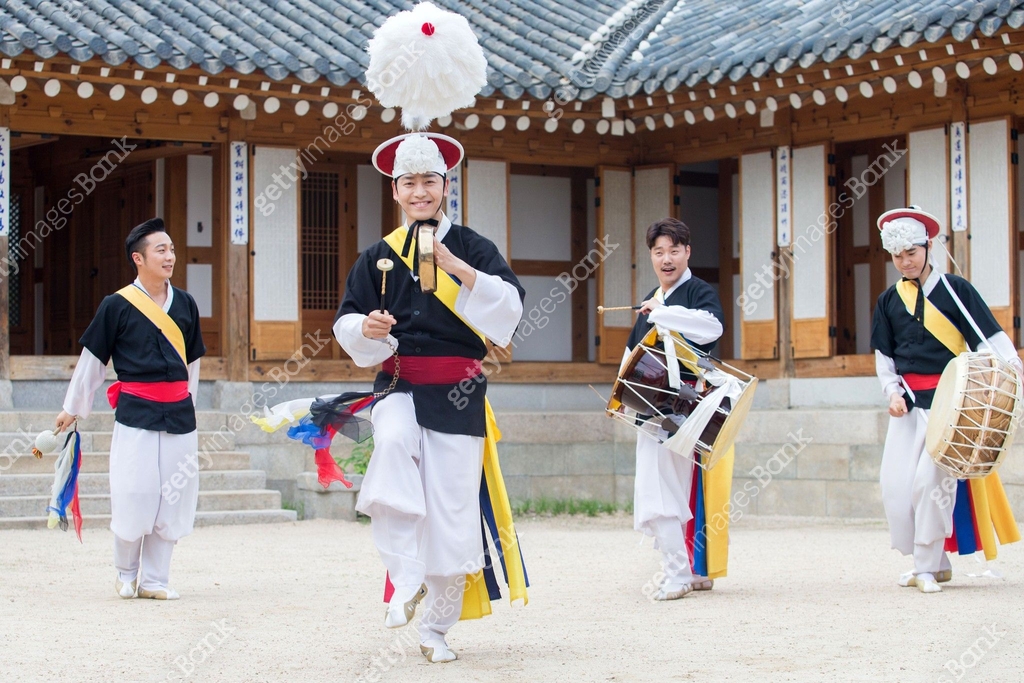 사물놀이 (민속놀이), 꽹과리, 징, 장구, 한국북 (한국전통악기), 상모, 스윙 (움직이는활동) 이미지 (jv11173079 ...