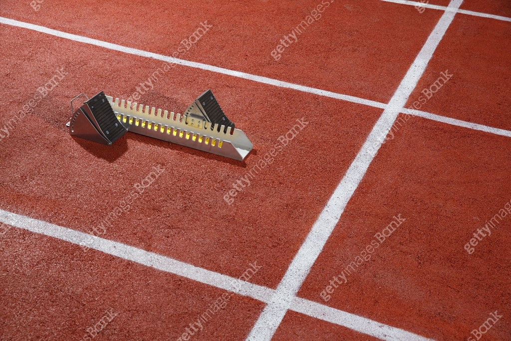 Track and field starting frame 이미지 (vs11140407) - 게티이미지뱅크