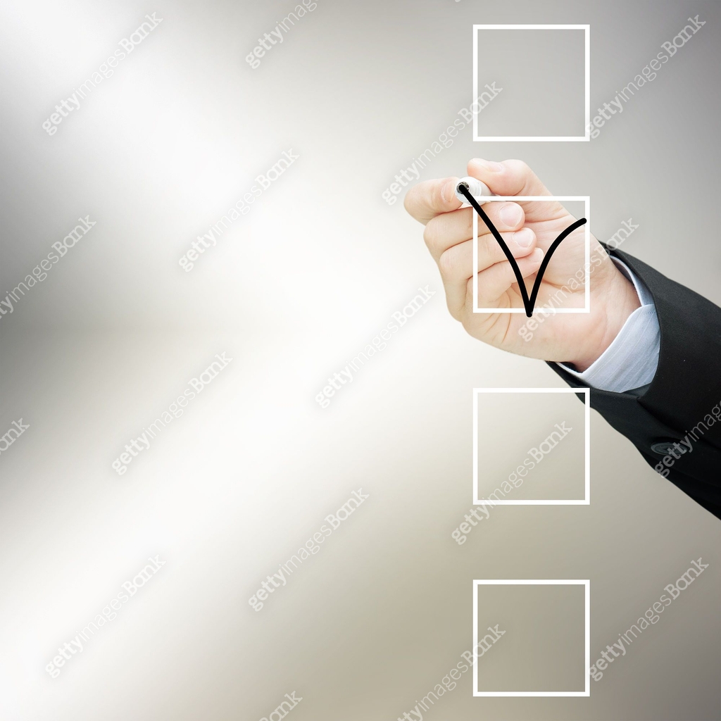 Hand choosing one of three options 이미지 (469091616) - 게티이미지뱅크